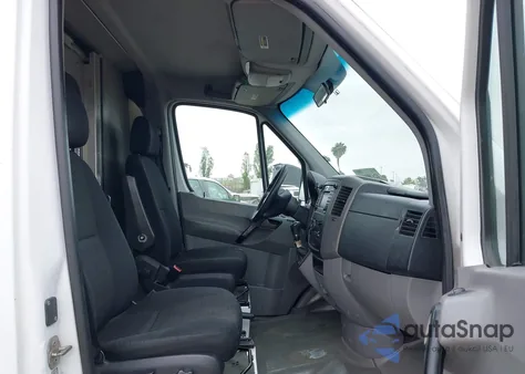 2015 Mercedes-Benz Sprinter 2500 Normal Roof z USA, uszkodzony, nr VIN WD3PE7DC0F5993504